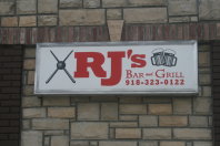 RJs Bar and Grill receives City of Vinita Civic Improvement Award 