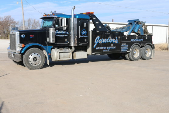 Junior's Wrecker Service