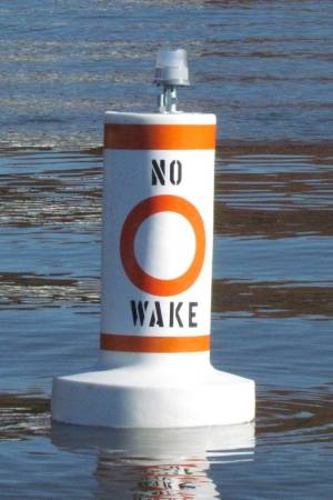 NO WAKE ZONE