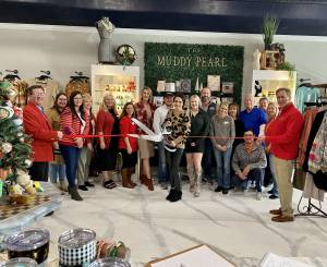 Ribbon cutting - The Muddy Pearl