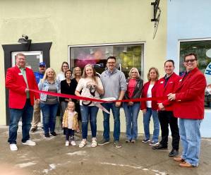 Ribbon cutting - Sistermade