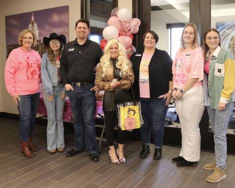 Grove Rotary celebrates Dolly Day